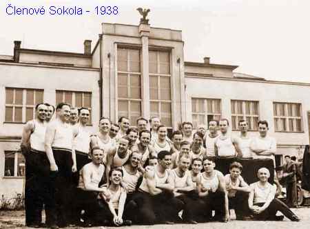 členové sokola - 1938.jpg
