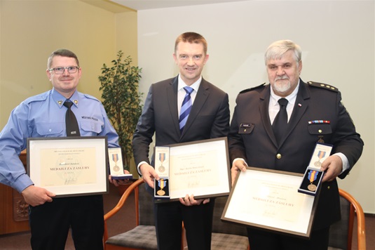 Metropolitan police presents awards