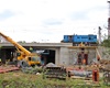 Modernizace trati; práce na železničním mostě u Horymírova náměstí v Radotíně, 21.7.2020